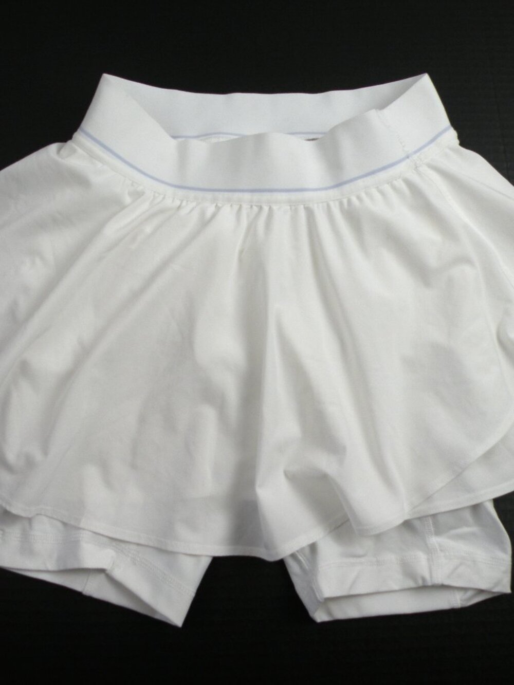 Lululemon white double layer tennis skirt 6